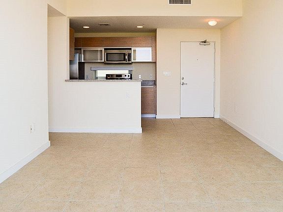 4th image of 1100 NW 19th Ave