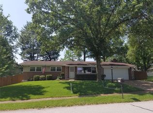 9546 Craigwood Ter, Saint Louis, MO 63126