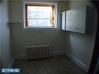 3rd image of 907 N Rodney St