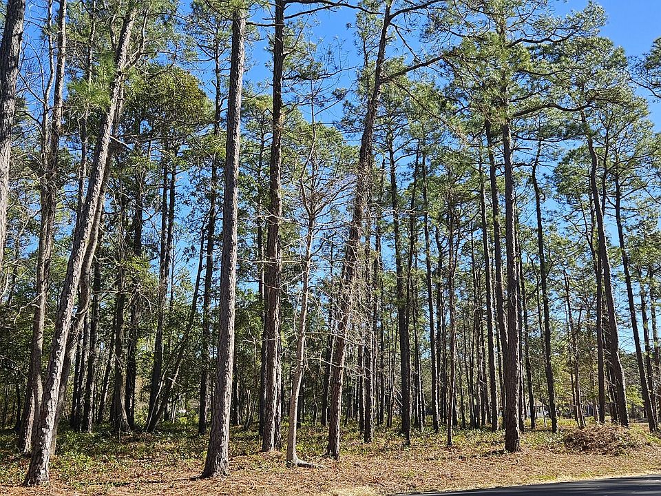 1st image of 83 Pinewood Drive