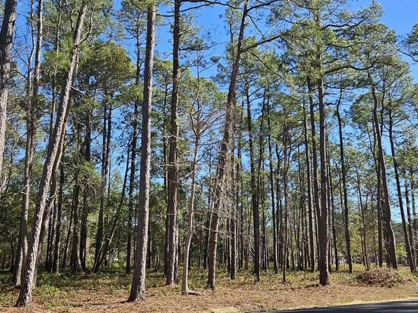 83 Pinewood Drive, Carolina Shores, NC 28467