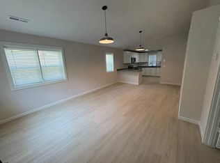 1075 Jenkins Rd, Charleston, SC 29407