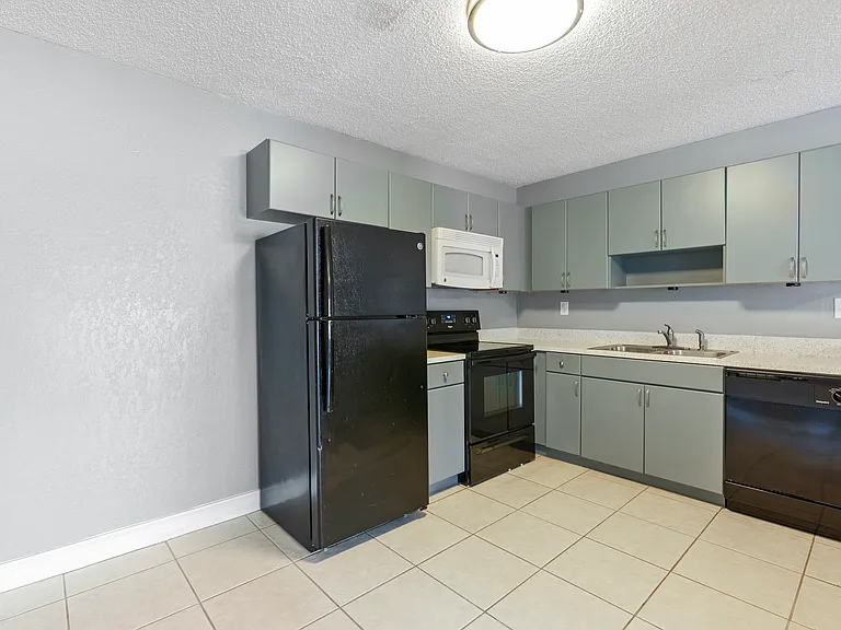 21102 Voyager Blvd #1 — Photo 8