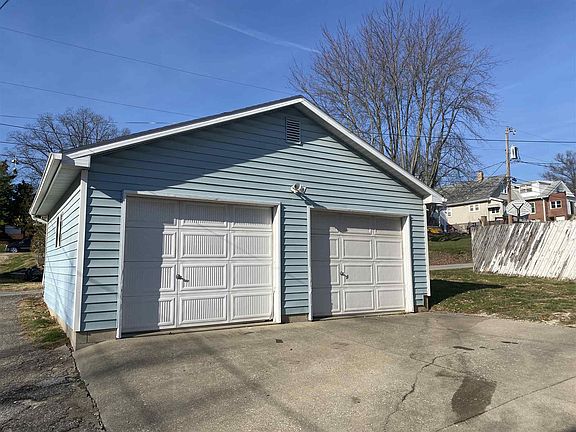 2nd image of 1411 Newton St