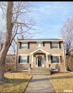 135 W Hanssler Pl, Peoria, IL, 61604