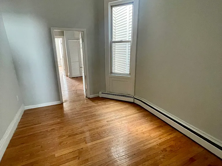 1103 Summit Ave #2R — Photo 2