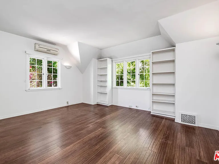 2441 Glendower Ave — Photo 23