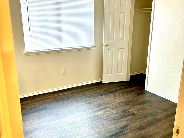 534 Meadow Ln — Photo 14