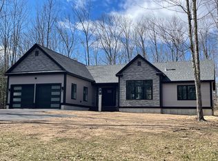 17 Berube Ln, Kennebunkport, ME 04046