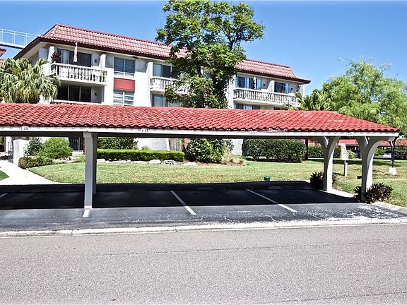 3rd image of 1009 Pearce Dr Unit 204