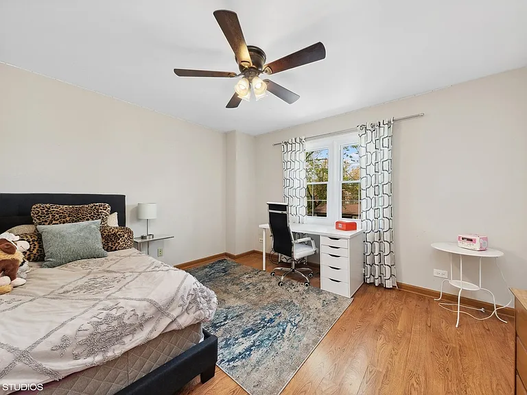 124 W Austin Ave — Photo 12