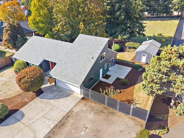 19053 Central Point Rd, Oregon City, OR 97045