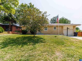 2321 Saint Thomas Dr, Lincoln, NE 68502