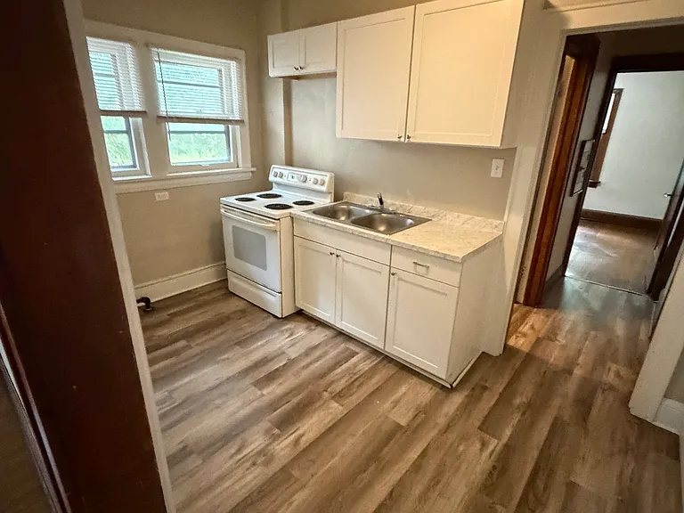 598 Blaine Ave #3 — Photo 4