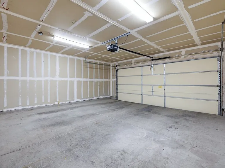 6790 S Parliament Dr — Photo 22