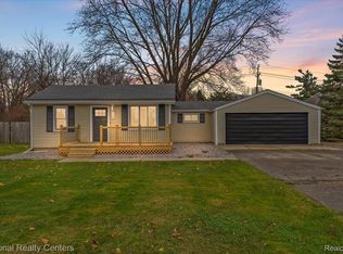 1320 E Long Lake Rd, Troy, MI 48085