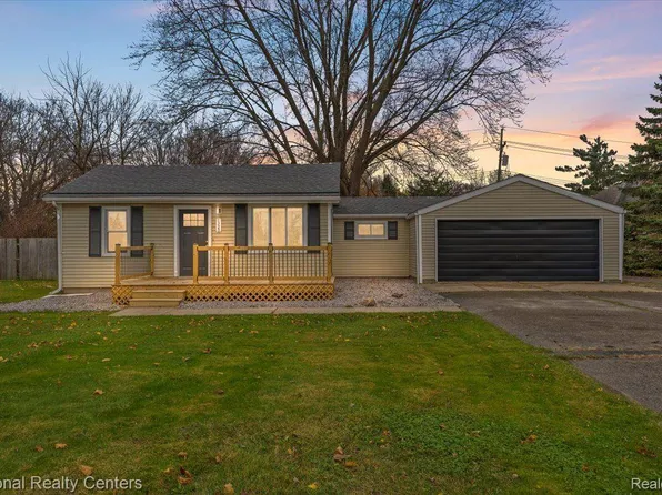 1320 E Long Lake Rd, Troy, MI 48085