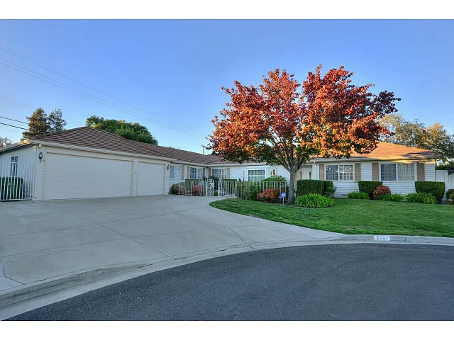 2697 Birchtree Ln photo 1