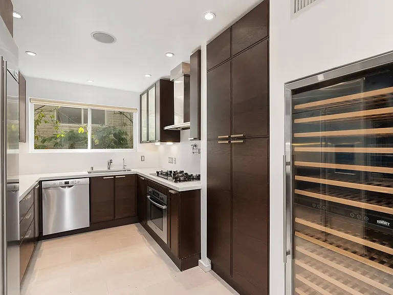 10645 Wilshire Blvd #101 — Photo 18