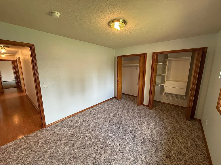 460 SE Conifer Pl — Photo 23