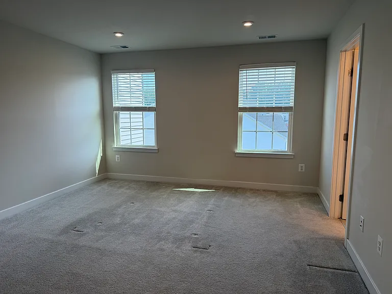 927 Ericcson Ln — Photo 6