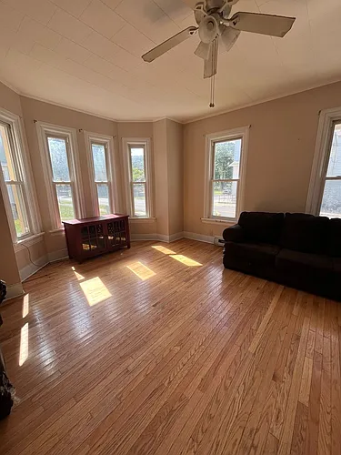 325 Walnut St Photo 1