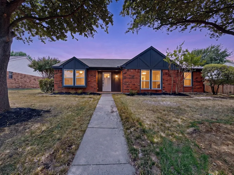 215 Aspenway Dr
