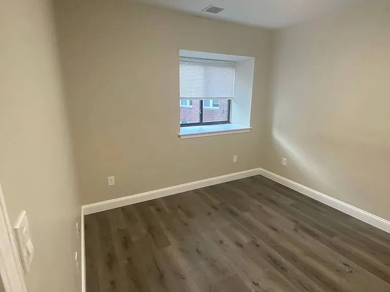191 N Common St — Photo 13