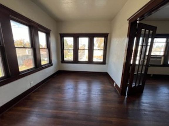 3rd image of 1561 N Van Ness Ave #8