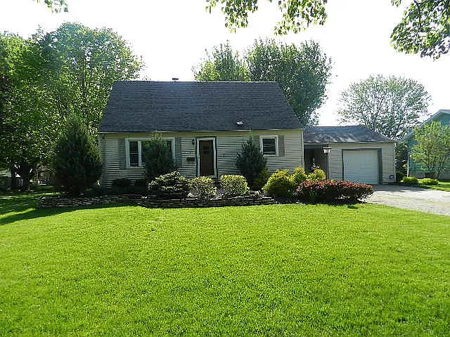 374 Uhler Ave photo 1