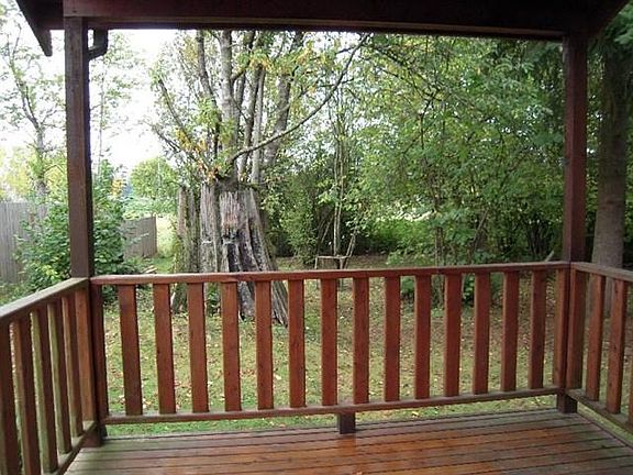 4th image of 8825 206th St SE #B