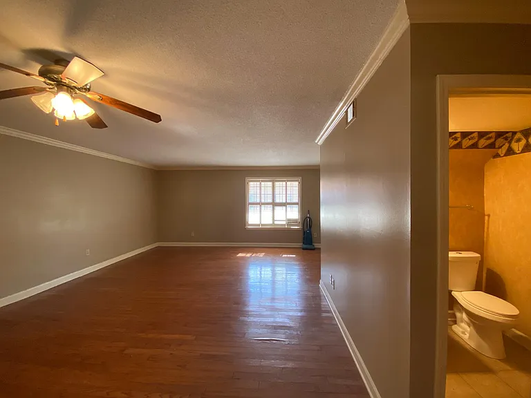 5718 Quince Rd — Photo 12