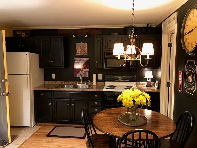 1 bed, 600 sqft, $1,200 — Photo 3