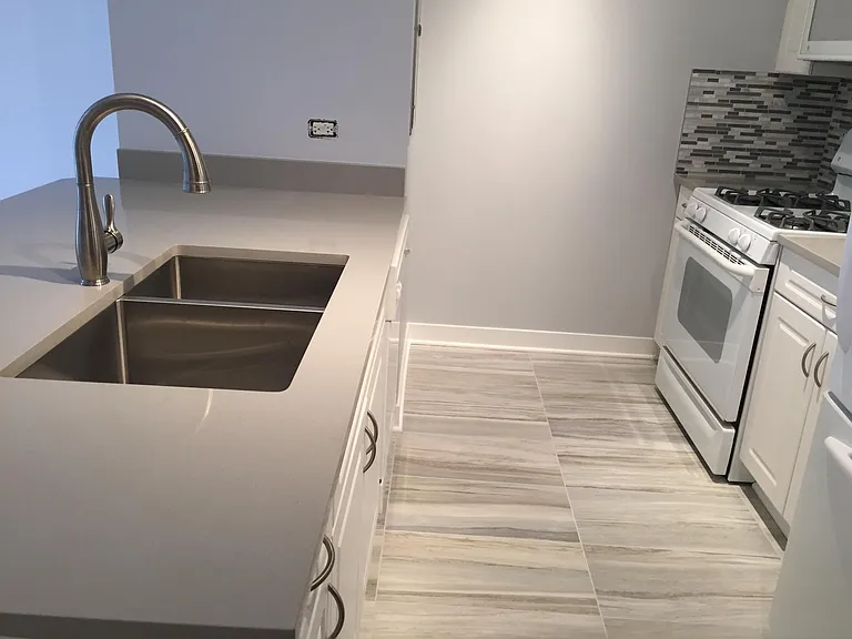 765 W 15th St #209 — Photo 4