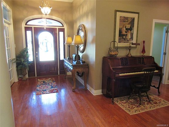 3rd image of 400 Holly Brook Dr