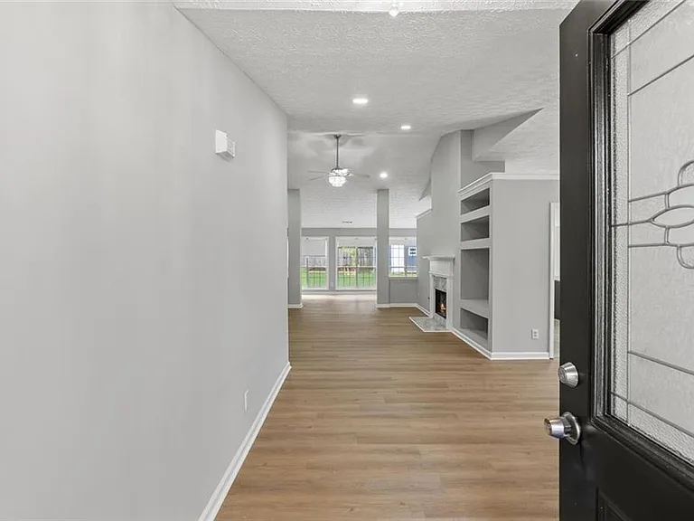 4680 Sterling Oaks Ct — Photo 2