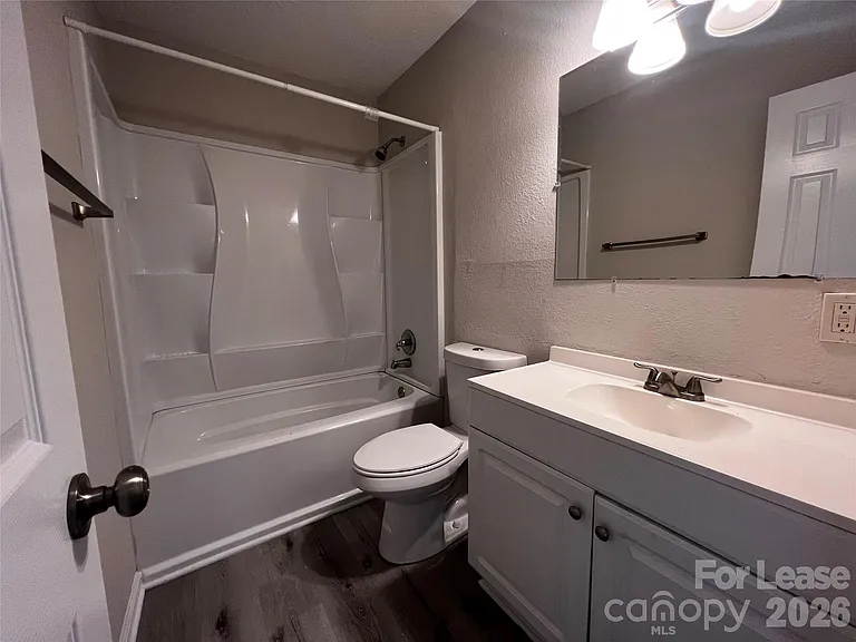 900 Junius St #C — Photo 13
