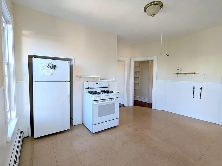 21 Thorndike St #2 — Photo 2