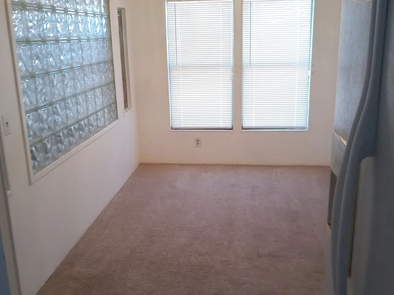 2466 Merrill Ave — Photo 6