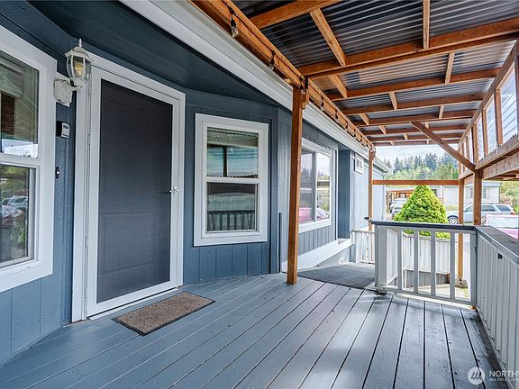 3rd image of 425 Chuckanut Drive N #6