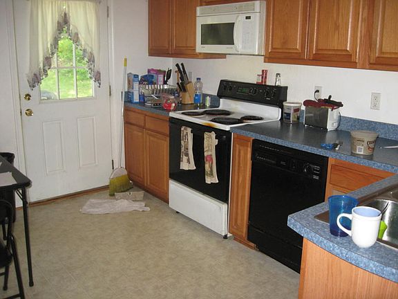3rd image of 4603 Surrey Ave NW