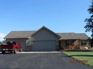 W11257 Lamplight Ln, Antigo, WI 54409