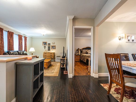 5th image of 22 Miller Pl