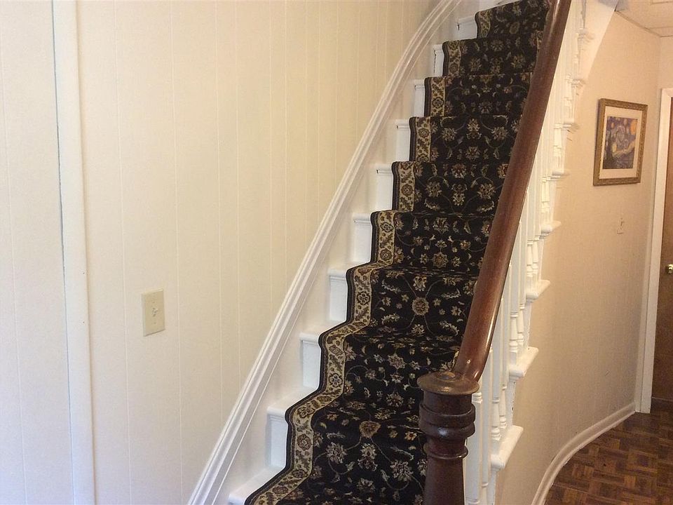 1st image of 40 Franklin St