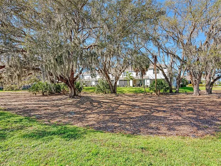 8652 Ice Wine St — Photo 37