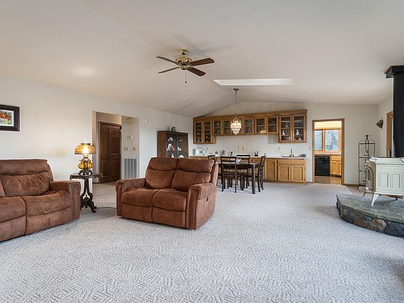 3rd image of 7461 Crystal Blvd