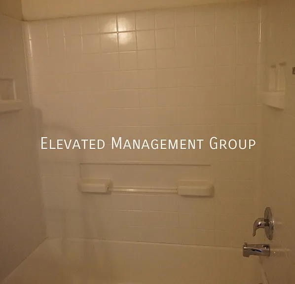202 San Clemente Ave NW #6 — Photo 5