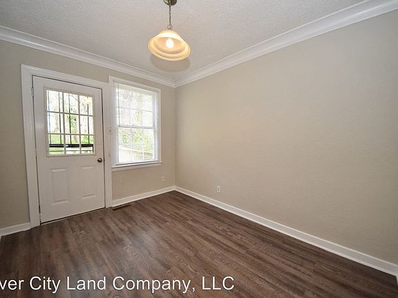 4th image of 3744 Kearney Ave