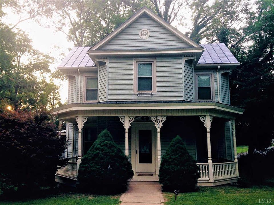 1st image of 202 Whittle St