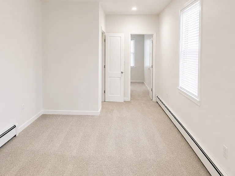 370 Union St — Photo 4